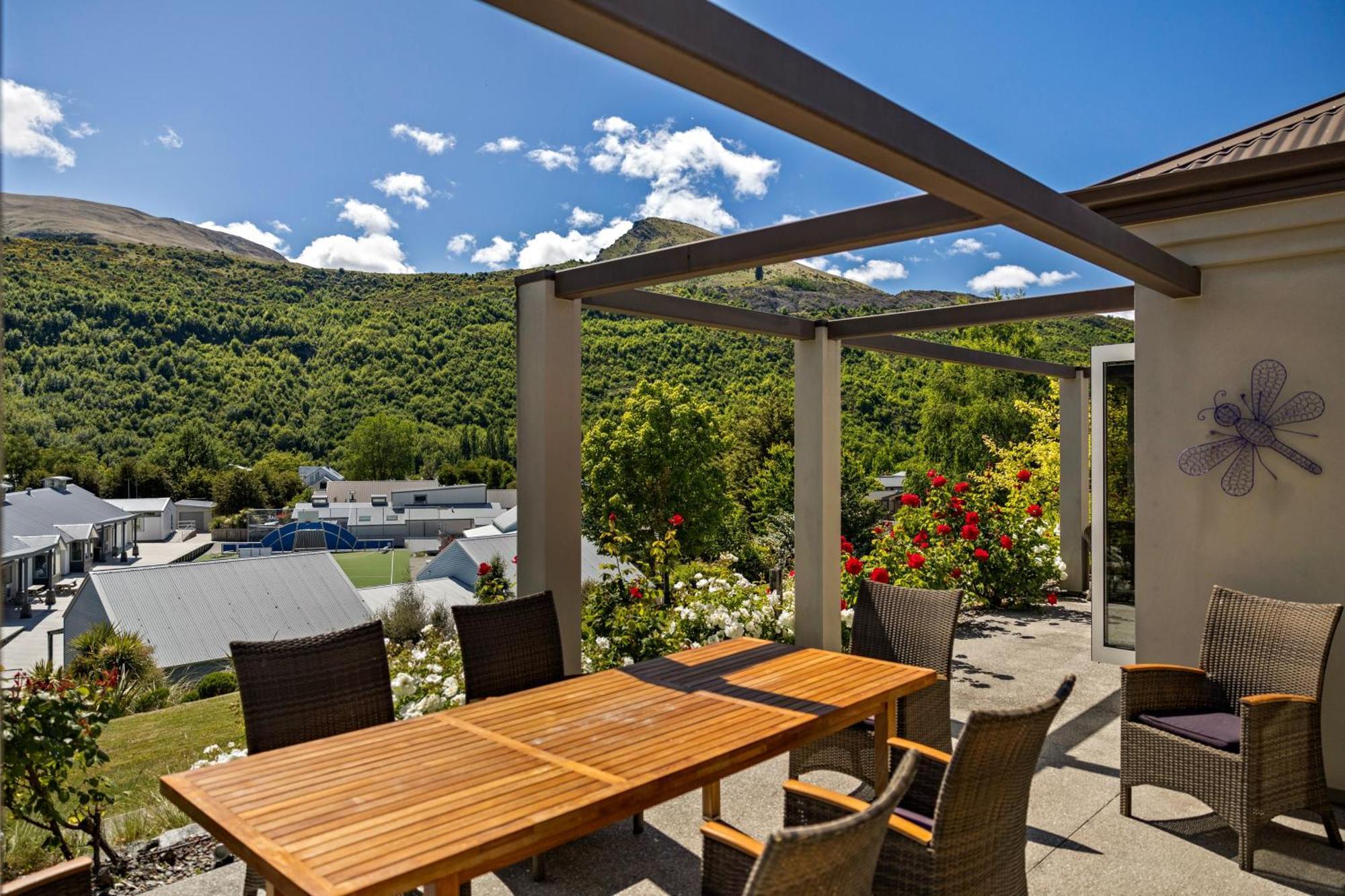 Luxury Away - Arrowbrae Villa Arrowtown Exterior photo